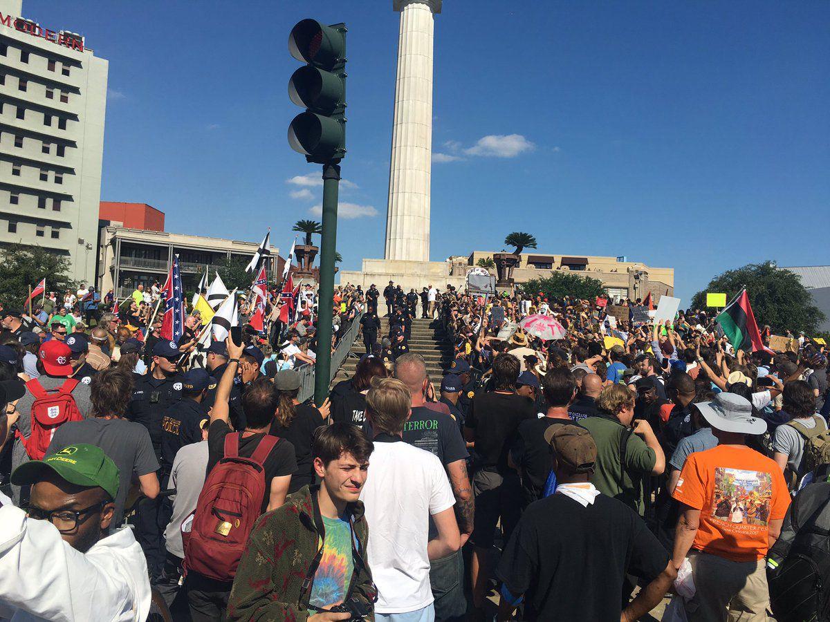 no.monumentsprotest07.050717