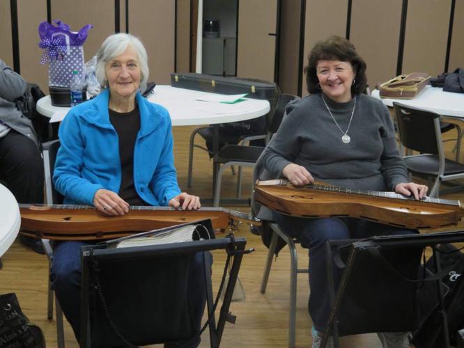 Fans find simple appeal in dulcimer News