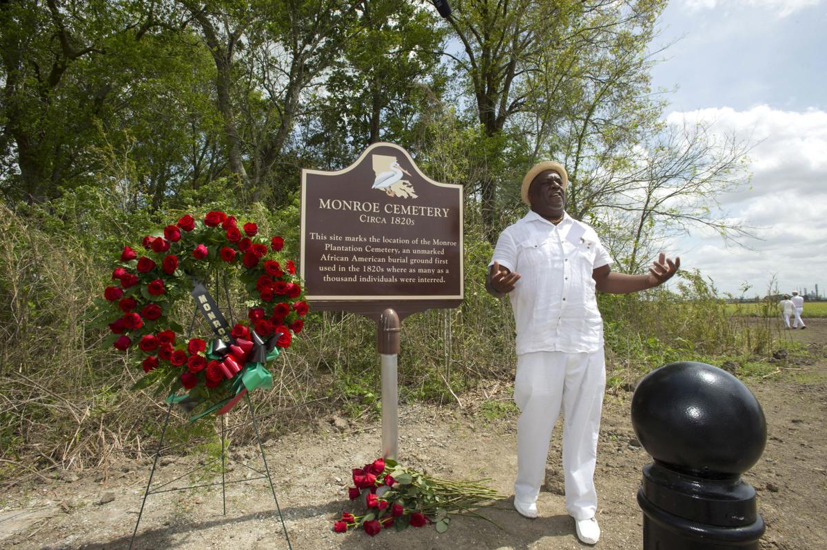 'We are going to pay them respect' Hundreds gather to honor slaves