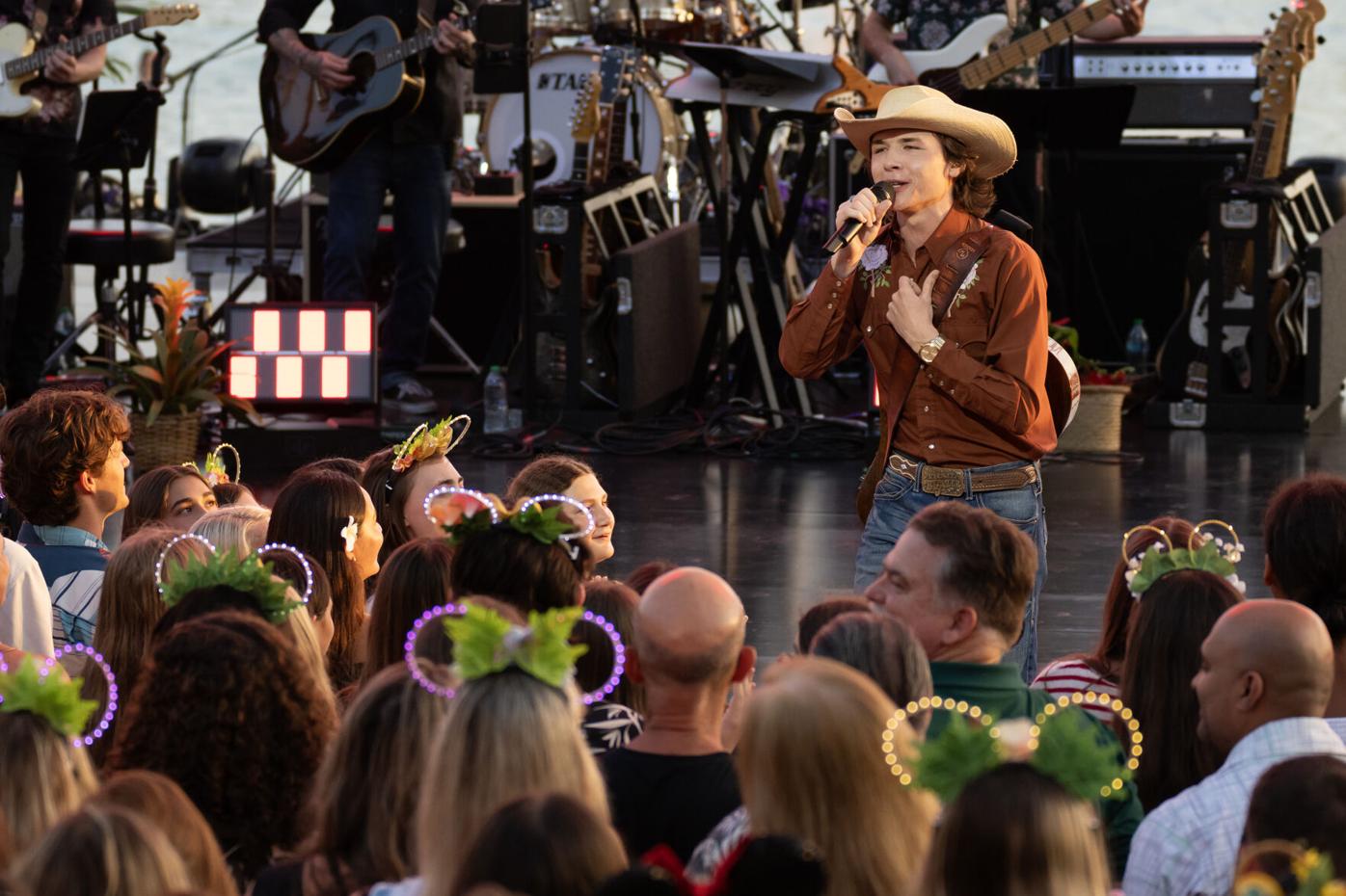 La.'s John Foster sings 'Callin' Baton Rouge' on 'Idol' | Movies/TV |  theadvocate.com