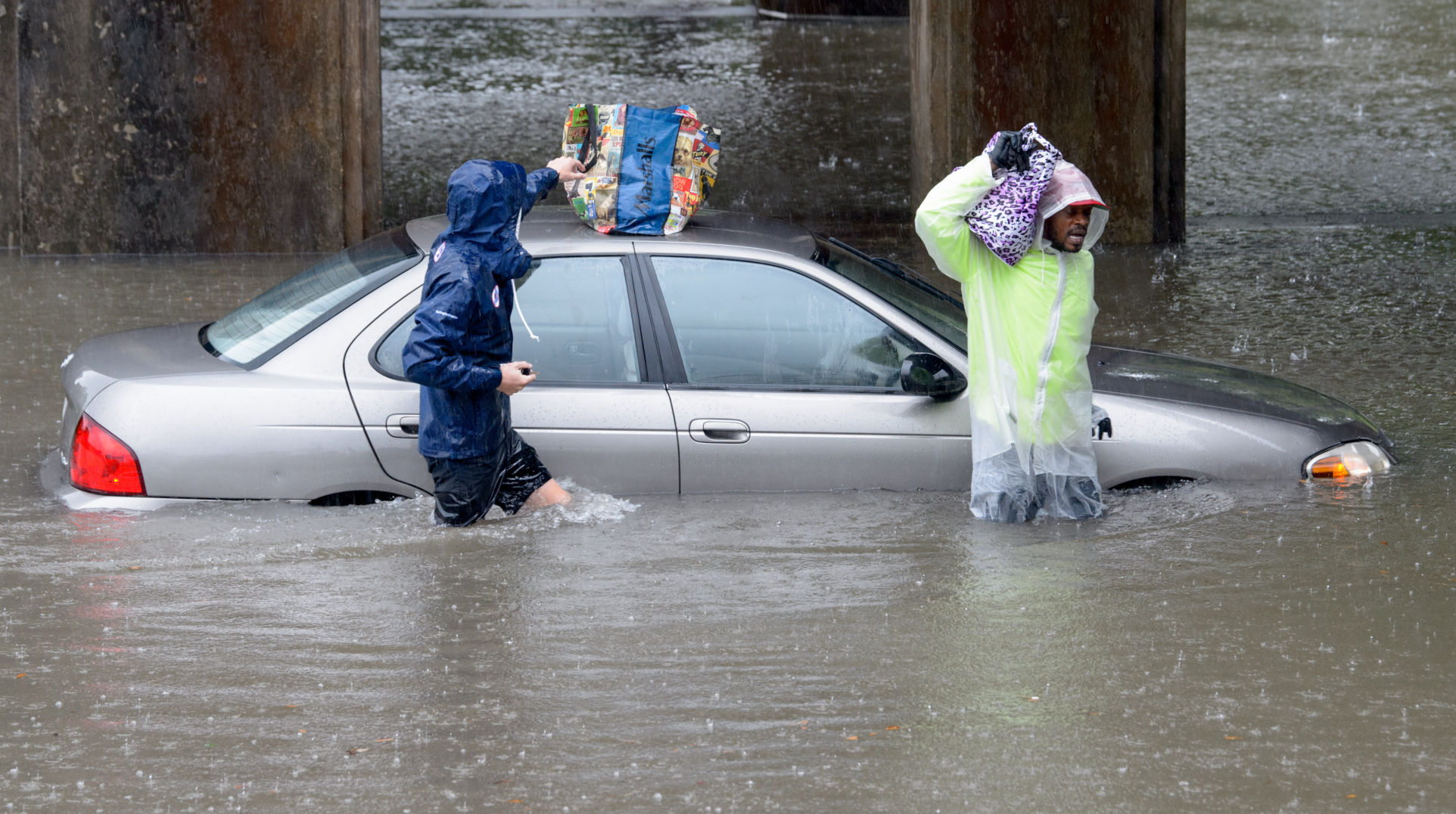 Track New Orleans area street flooding with heavy rain around town