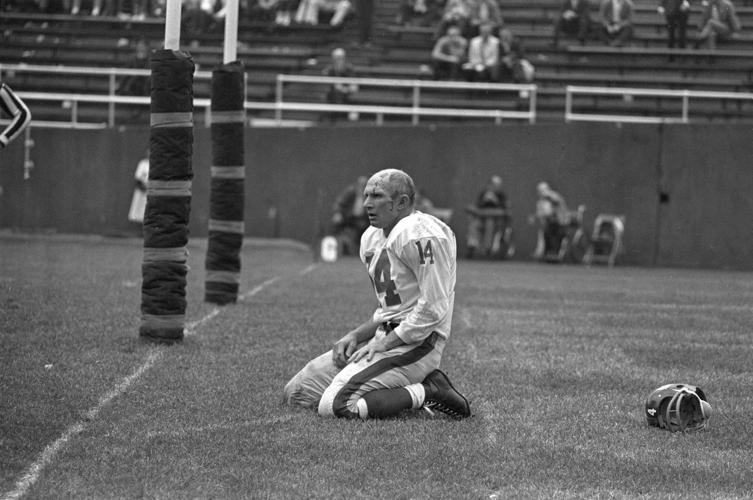 FILE - In this Dec. 19, 1948, file photo, Cleveland Browns