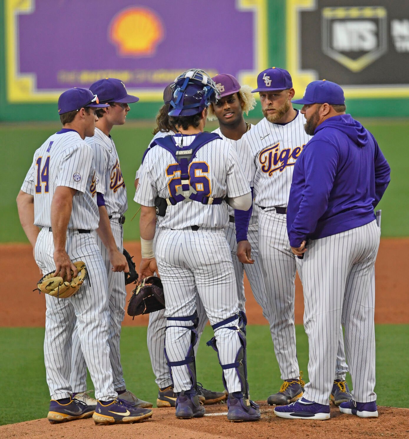 Live Updates: LSU Baseball Takes On Florida In SEC Play | LSU ...