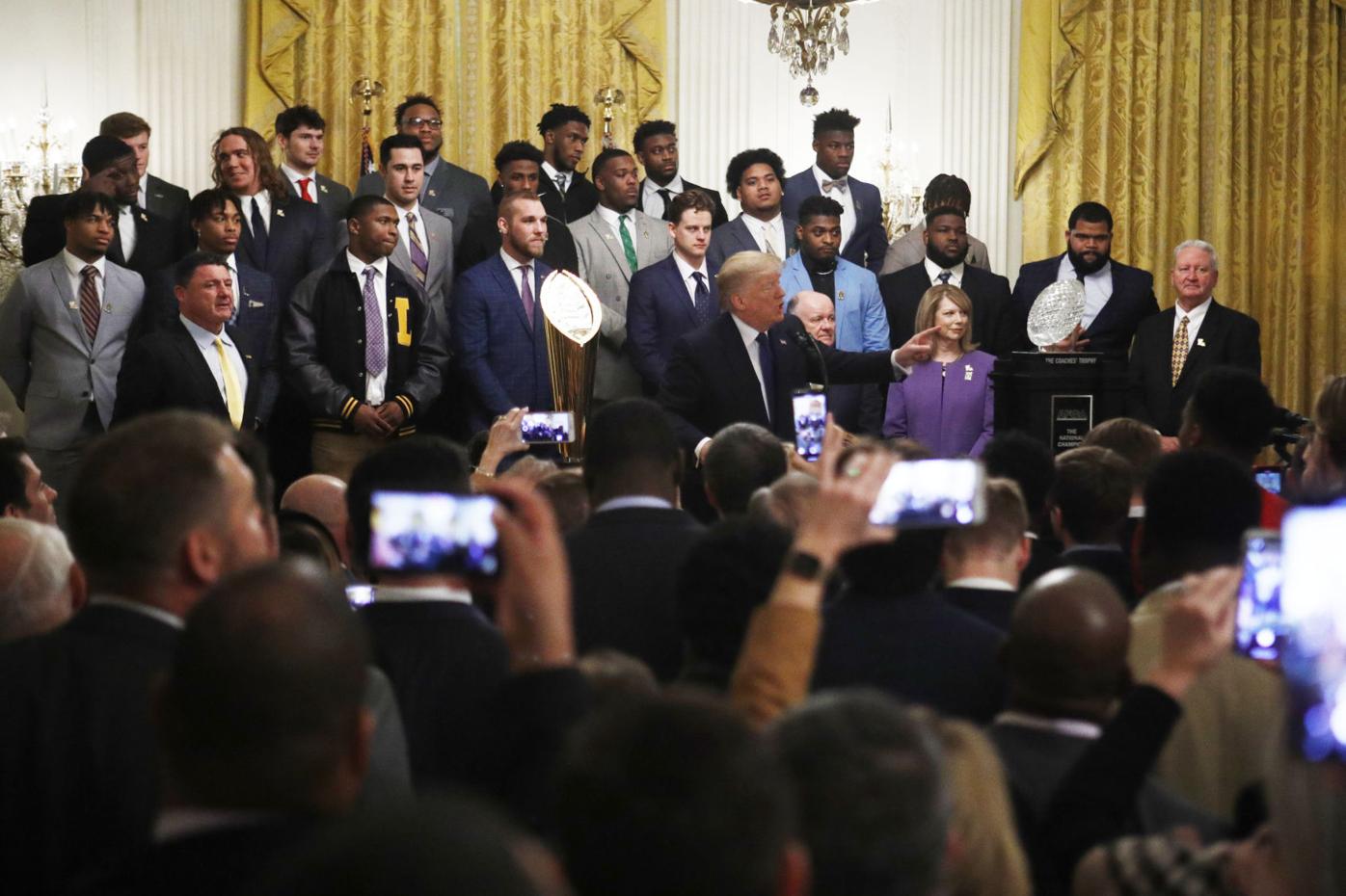 Trump jokes with LSU quarterback Joe Burrow at White House ceremony 