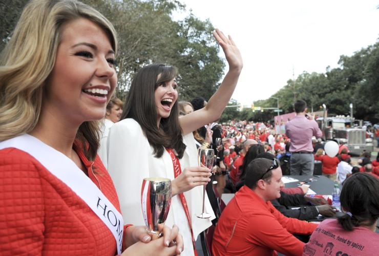 Photos ULL Parade rolls through campus Festivals