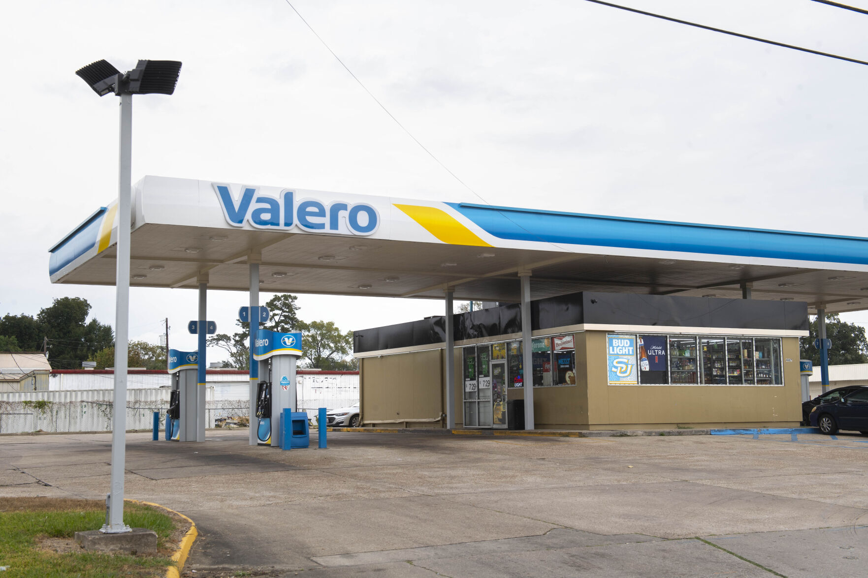 Valero Vip Rol 19-year-old arrested in stabbing death at Airline Highway Valero ...