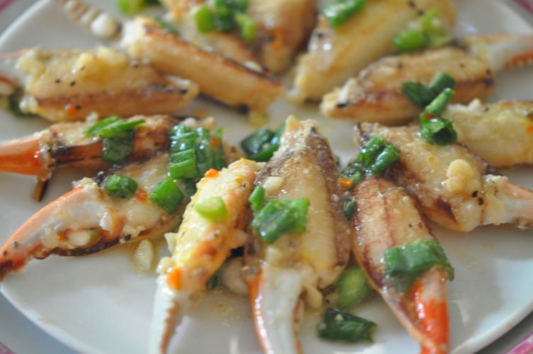 Holly Clegg's recipes for Marinated Crab Fingers, Shrimp Remoulade