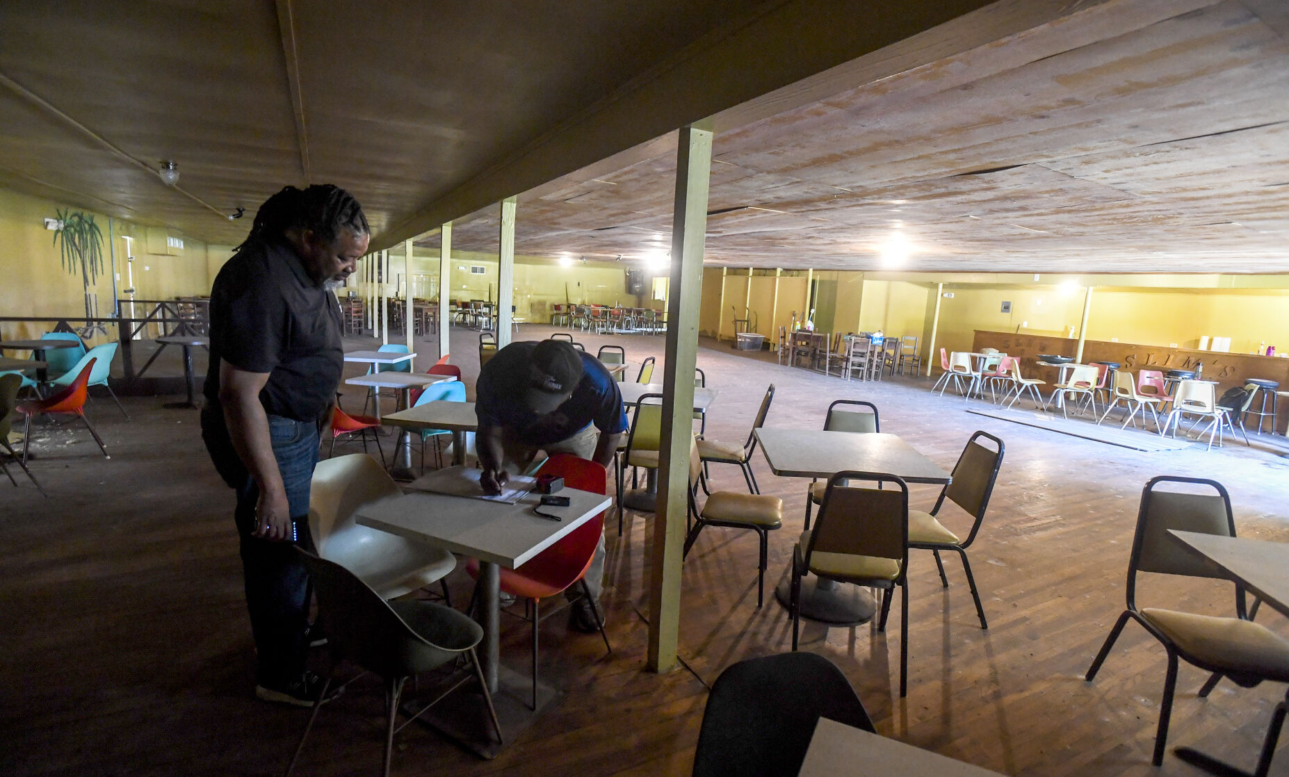 Preserving Slim's Y-Ki-Ki in Opelousas, Louisiana | Entertainment
