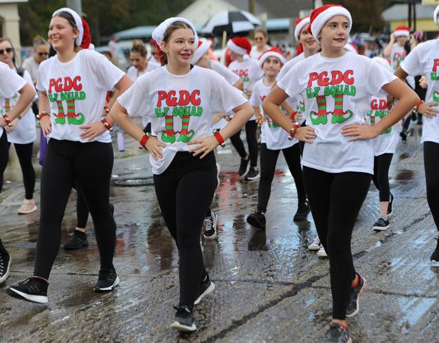 Kiwanis Club of Denham Springs Christmas parade gets rain and shine