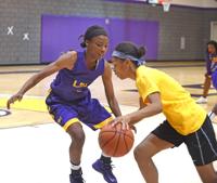 Lady Tigers Practice Pleasantly Crowded Lsu Theadvocate Com