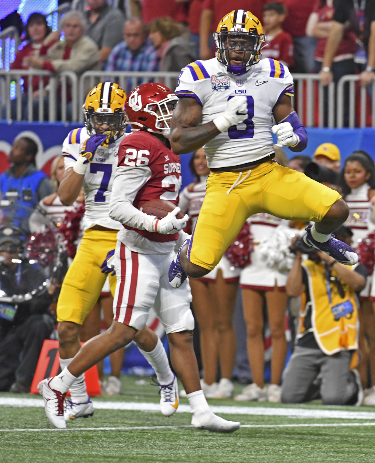 Joe Burrow sets record as LSU trounces Oklahoma in CFP semi