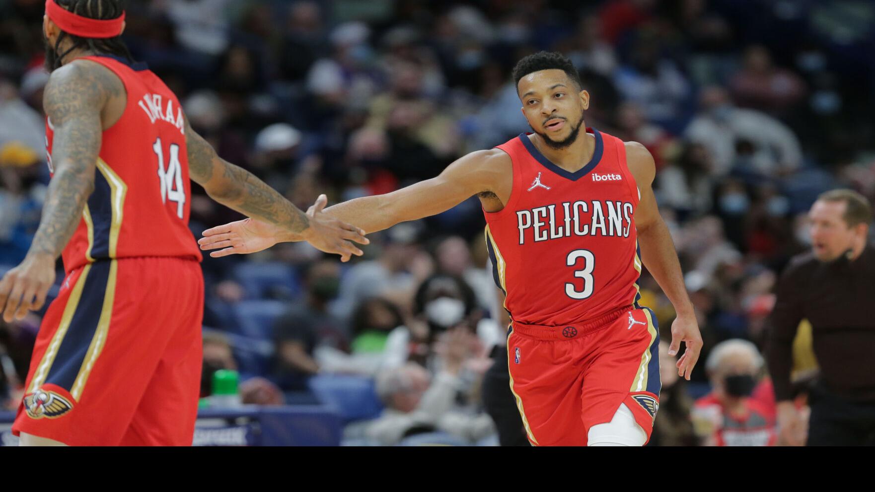CJ McCollum traded to New Orleans Pelicans; Four players and draft