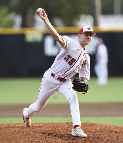 Ex-MLB draftee unrecognizable after insane transformation to ditch baseball  for wrestling career