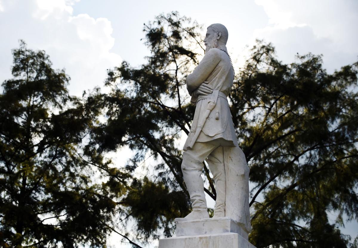 ACA.moutonstatue08.082417