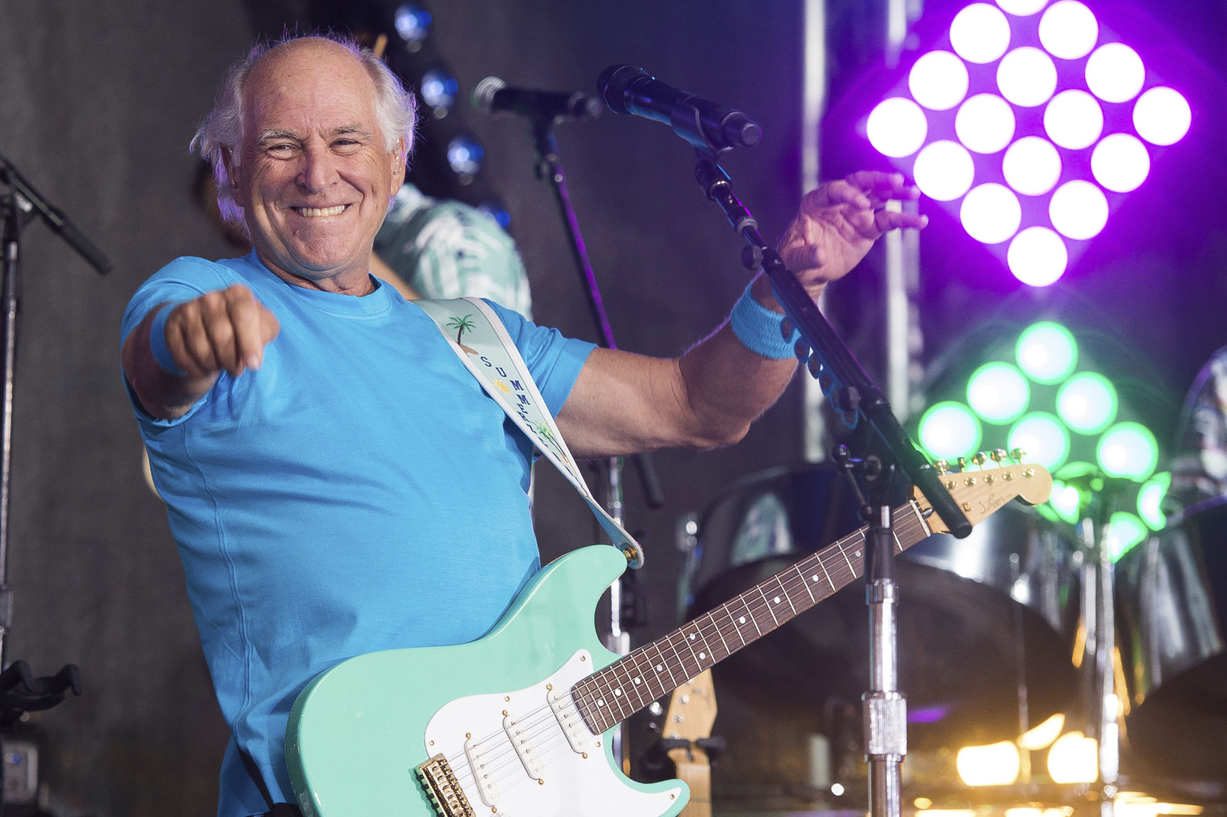 Wasting Away Again At Rock 'n' Bowl? Jimmy Buffett Makes New Orleans ...