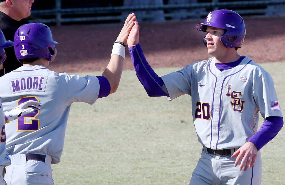 LSU bats awaken in 7-4 win over UNO _lowres