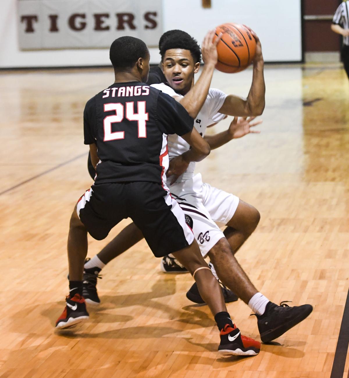 Photos Breaux Bridge Takes Down Assumption In Boys Basketball