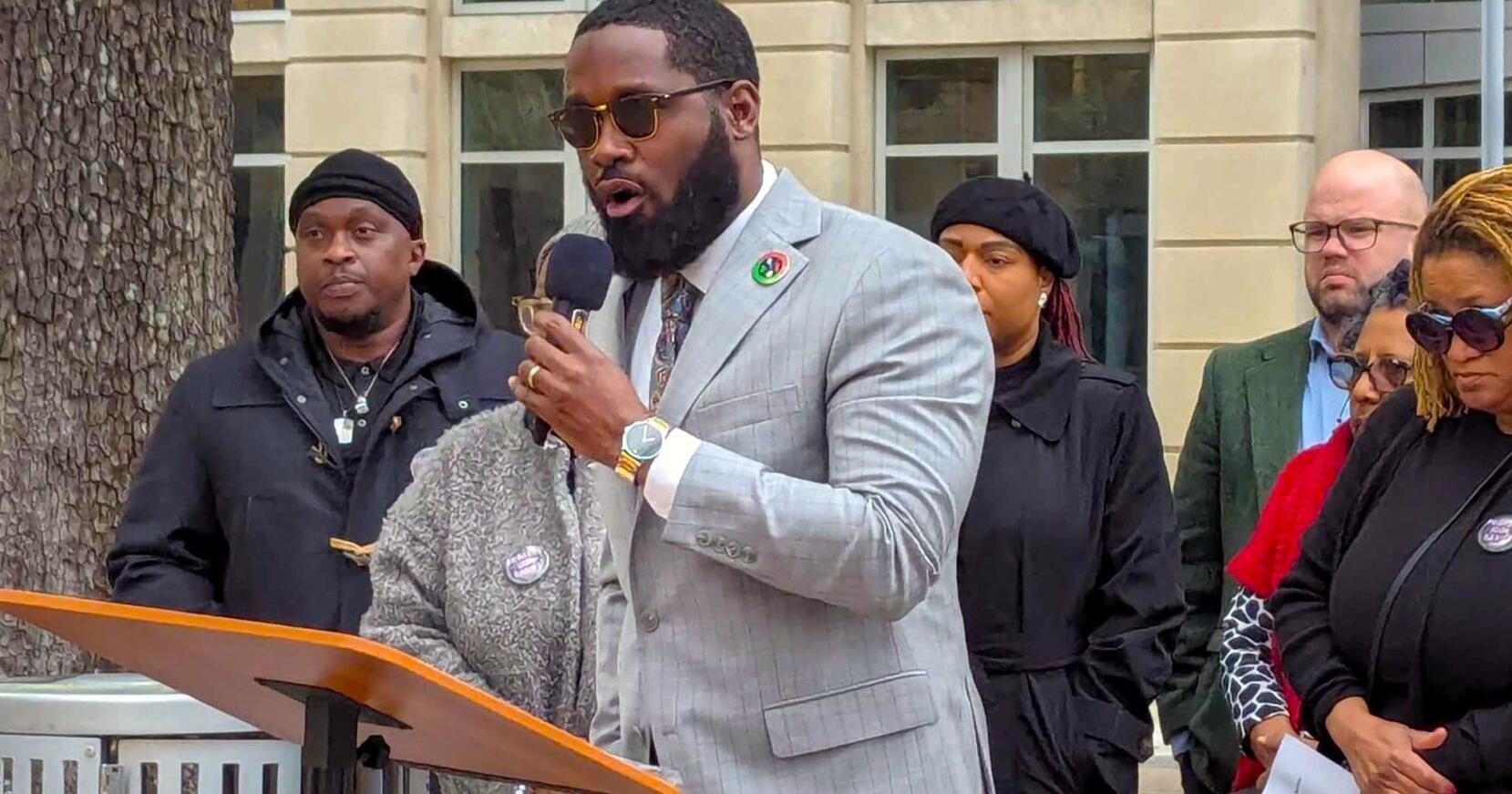 Baton Rouge groups push for action on sued BRPD officer | Courts - Vimarsana News