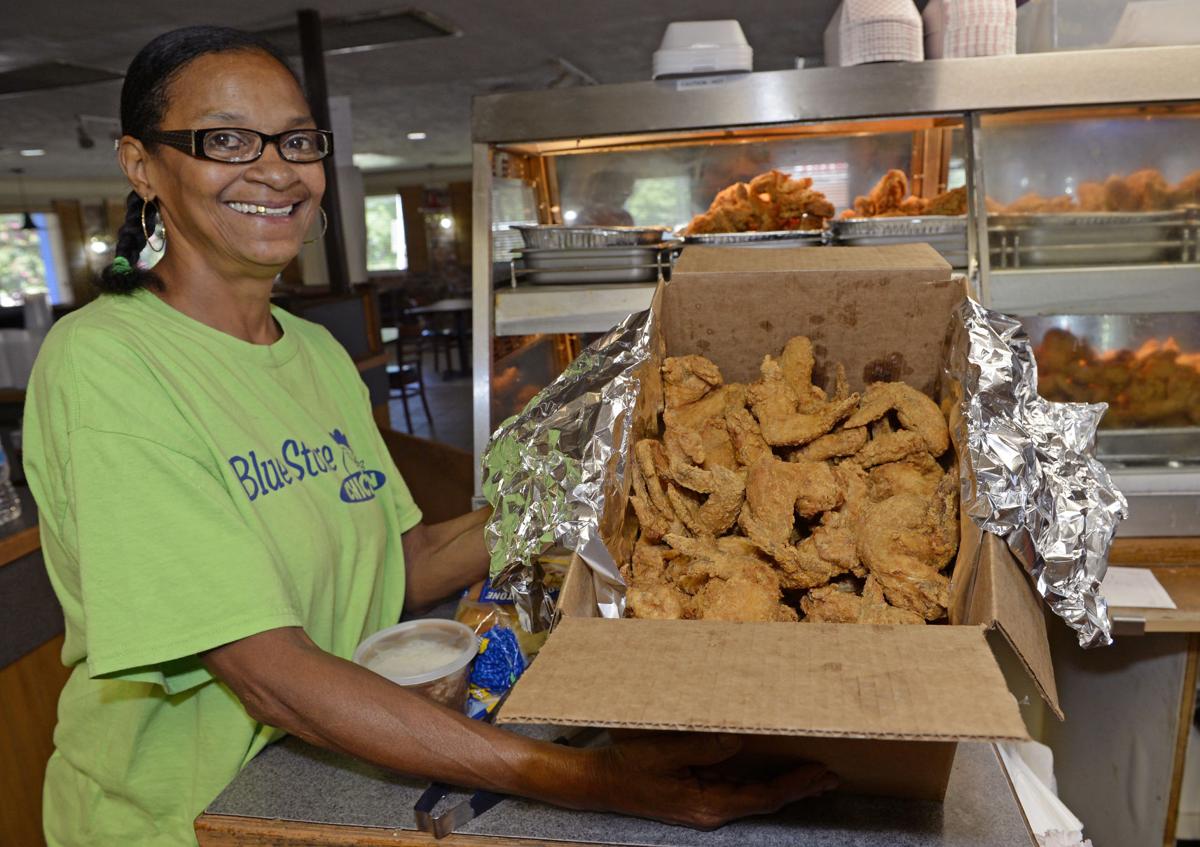 Restaurant Review At Triplet S Blue Store Hidden Spot Has Some Of Baton Rouge S Best Wings Food Restaurants Theadvocate Com