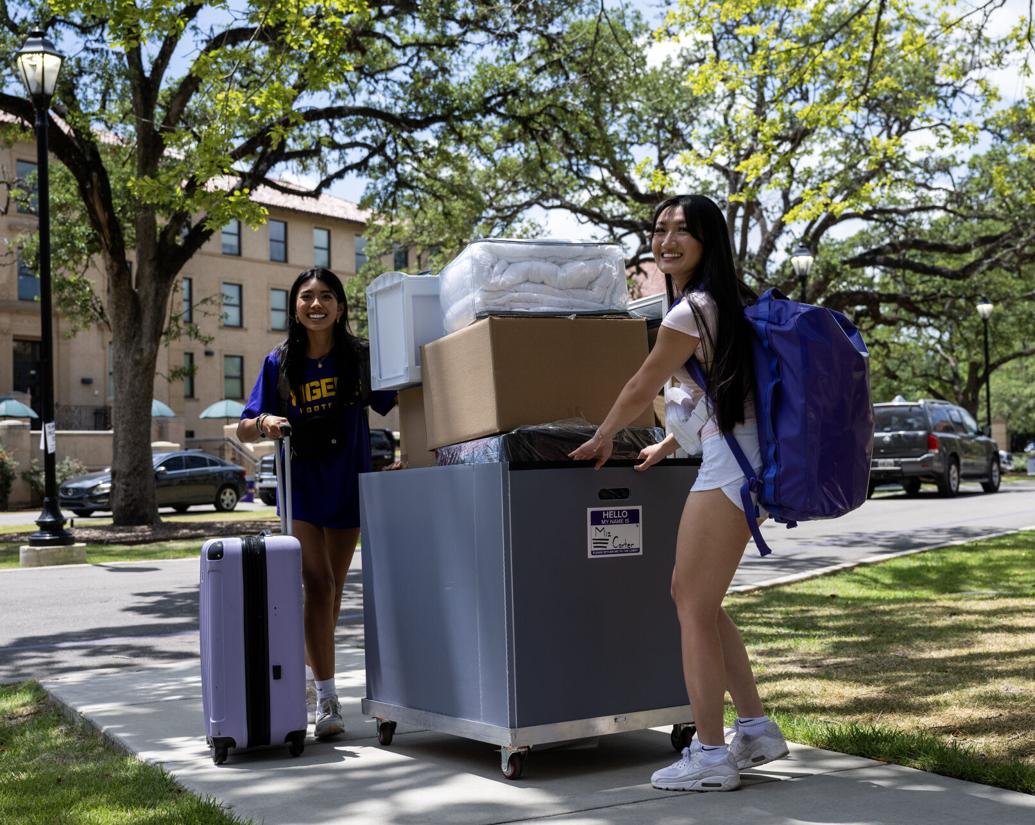 Photos LSU freshmen move in on campus Baton Rouge