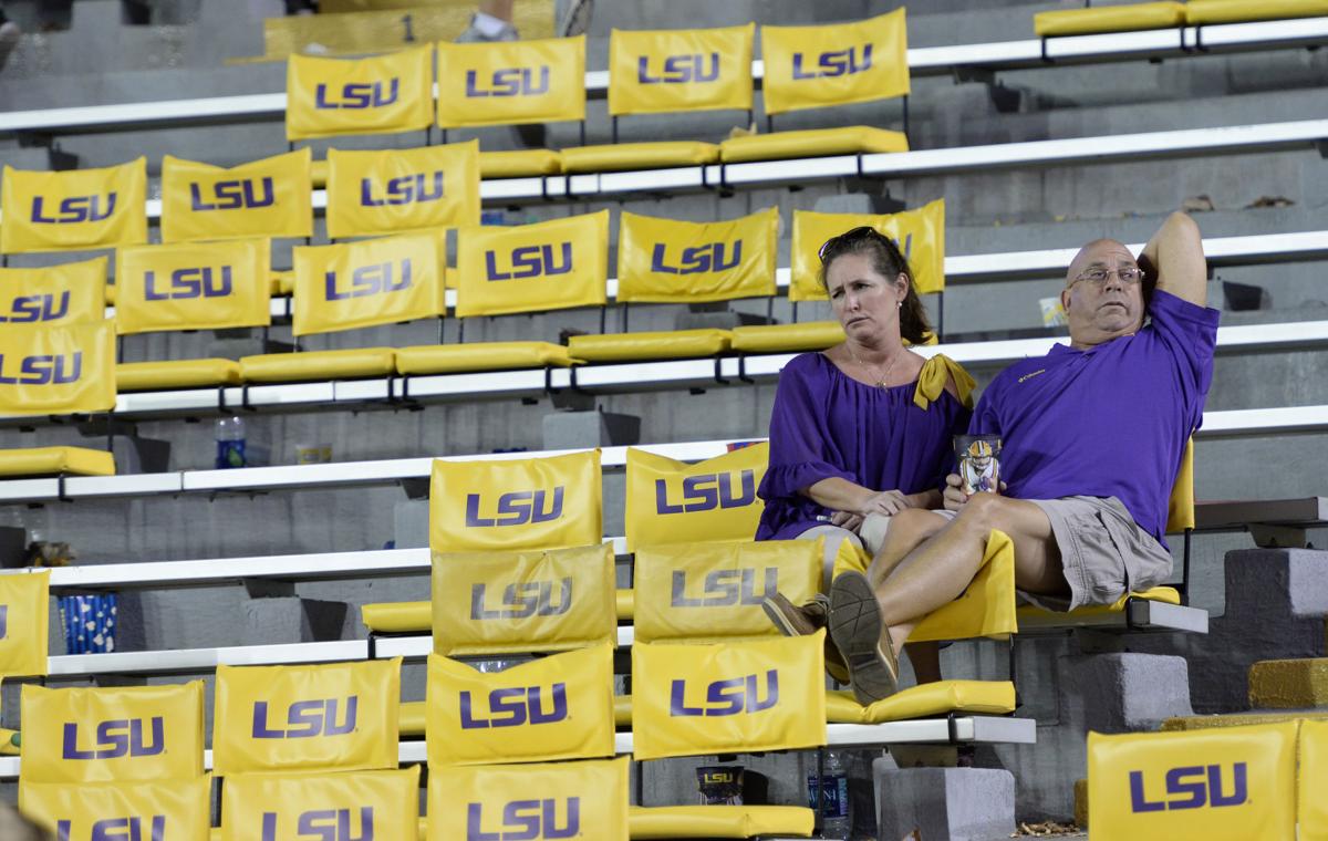 lsutroy2394.100117 bf