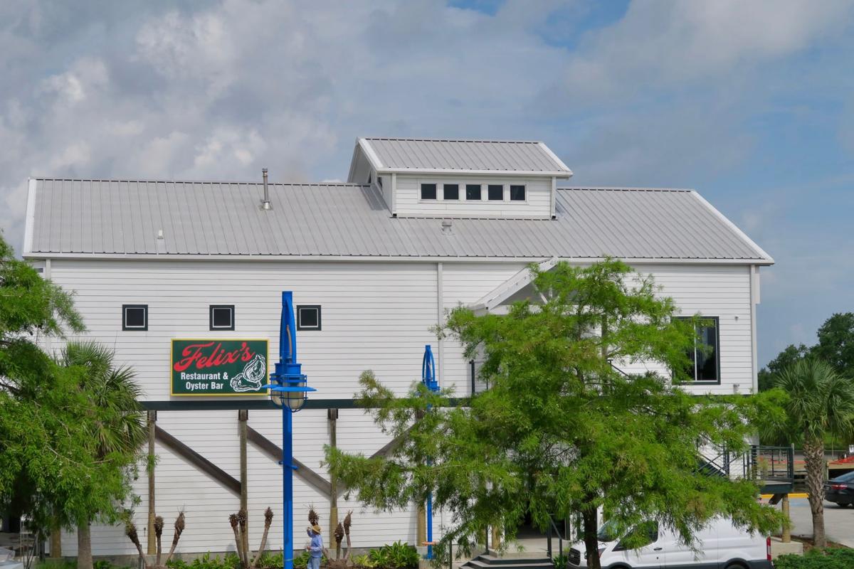 Felix’s opens new location on the New Orleans lakefront for oysters