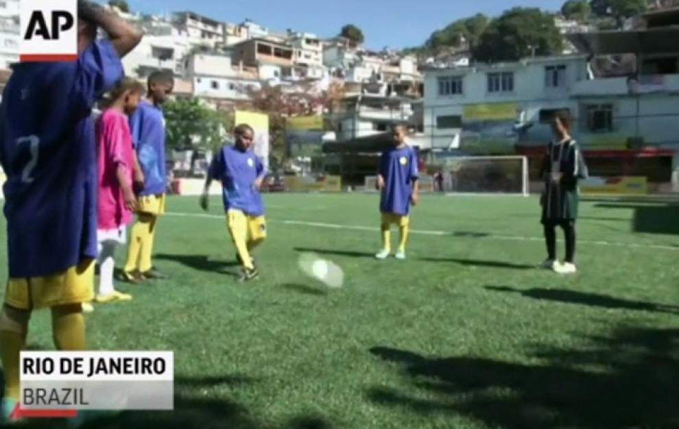 Soccer players’ feet to generate electricity _lowres