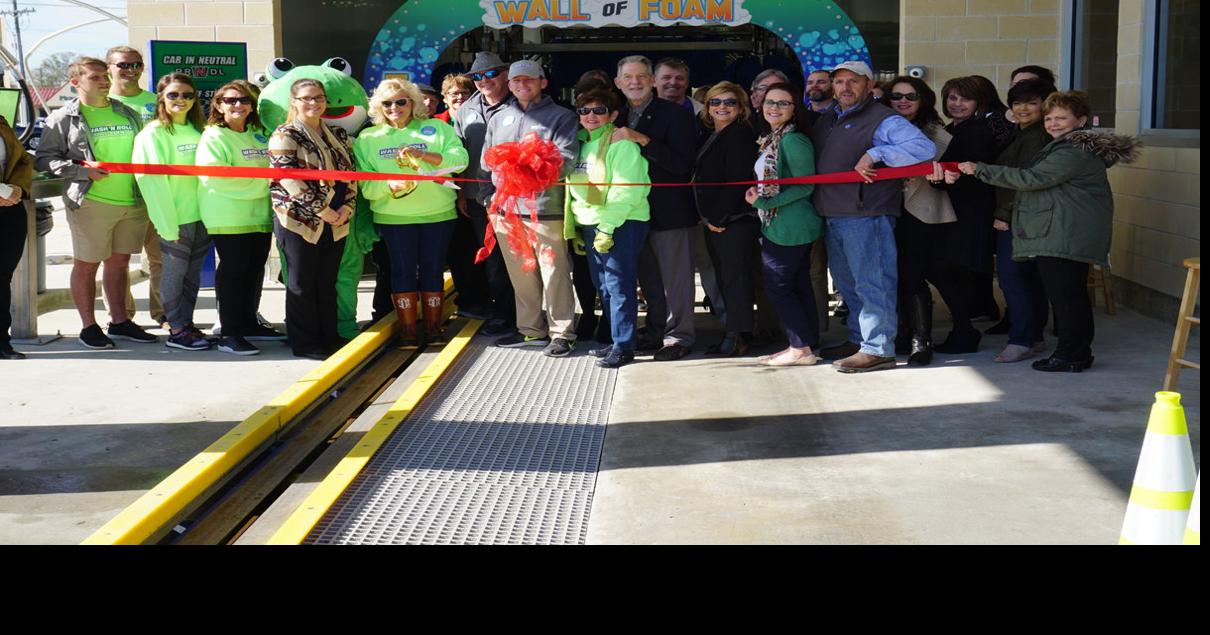 Wash 'N Roll Express Car Wash holds ribbon cutting ceremony for