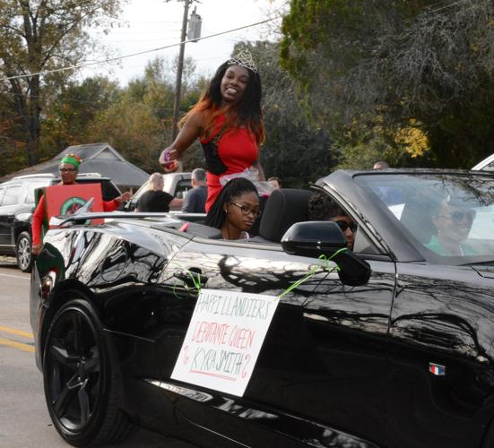 'Don't Stop Believin'' is theme of St. Francisville Christmas parade