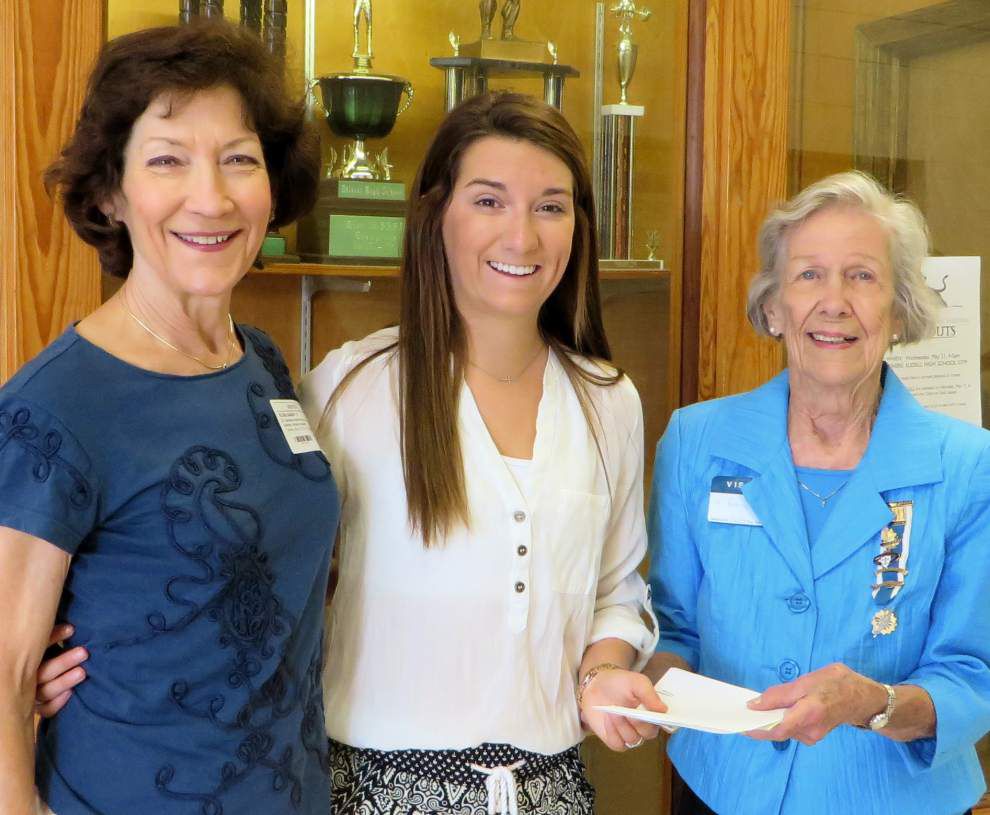 Slidell student receives DAR Good Citizen Award _lowres