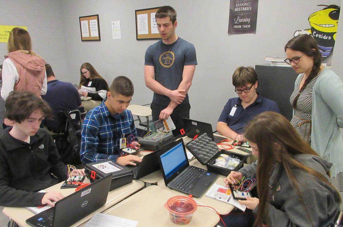 Geauxcs Program Teaches Advanced Computer Skills To Denham Springs