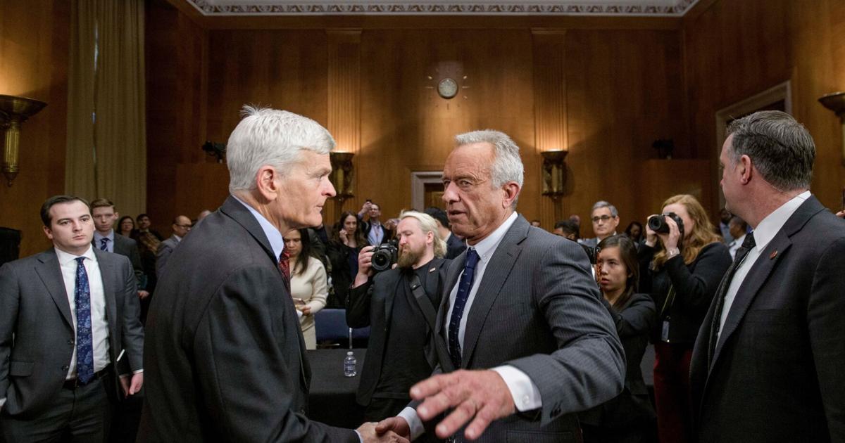 Während Trump und RFK Jr. Impfstoffe herunterspielen, will Bill Cassidy ...