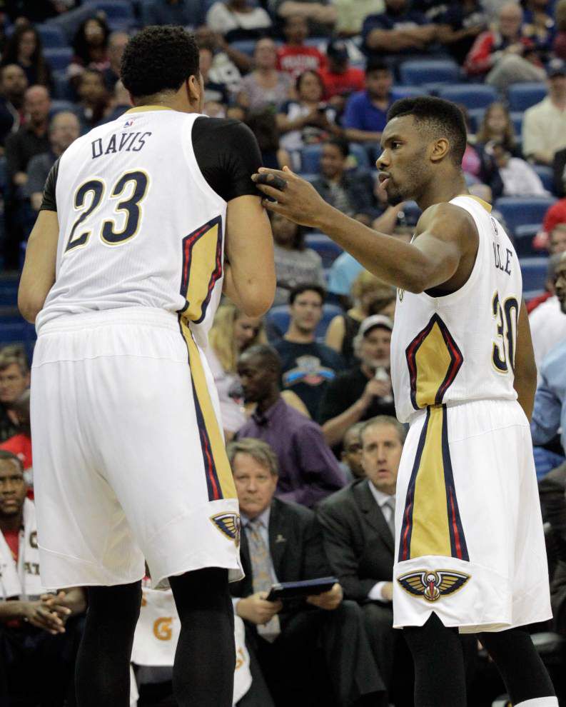 Photos: Pelican host Suns _lowres