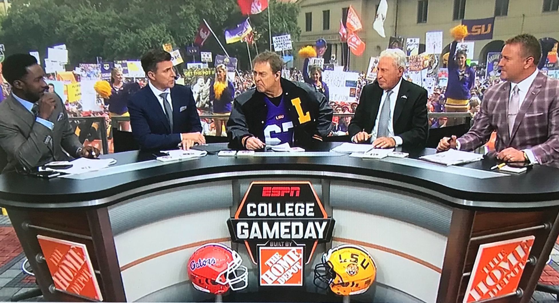 Watch: College GameDay's Lee Corso Puts On Headgear For LSU-Florida ...