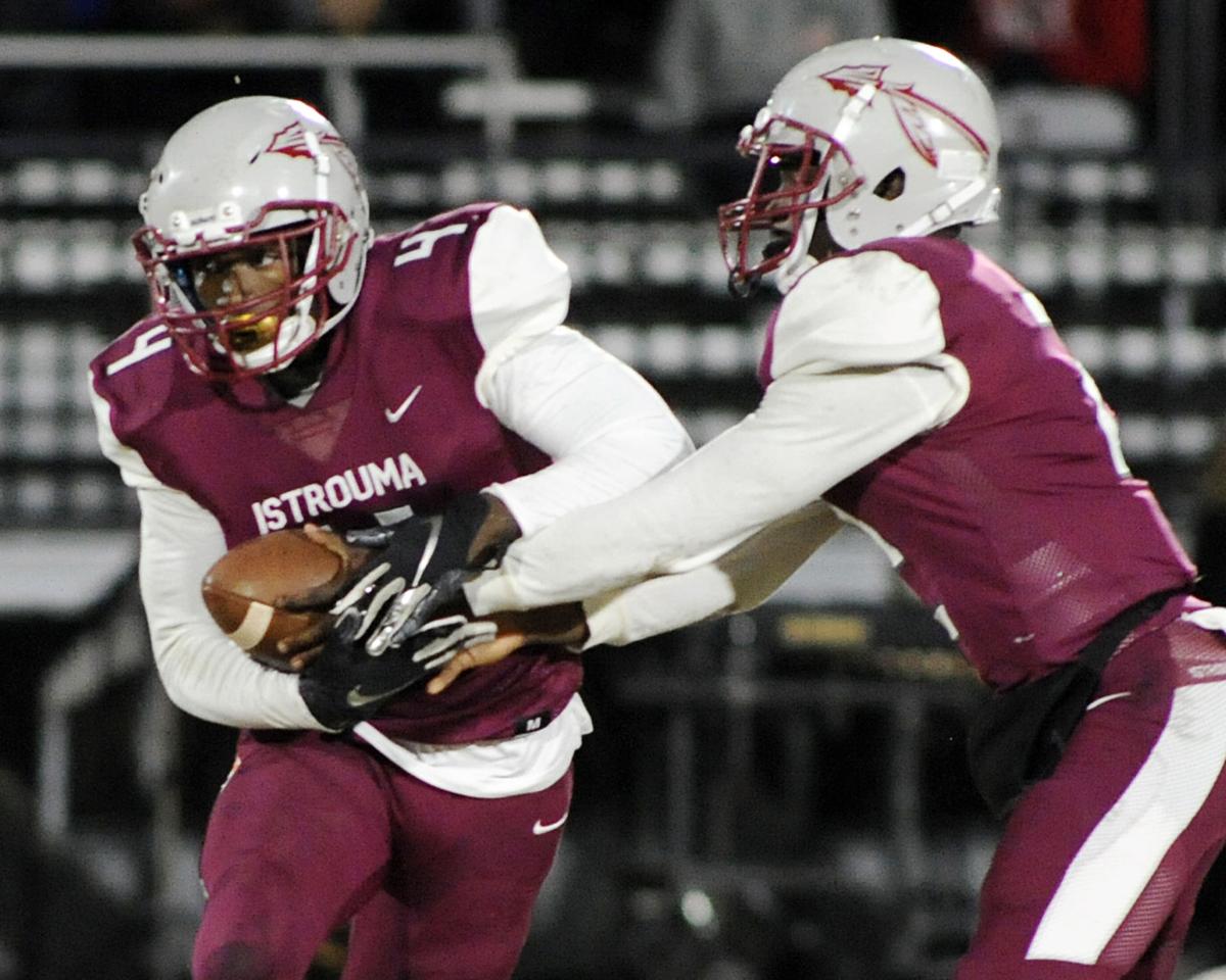 Le'Veon Moss, Istrouma dominate St. Michael in 4414 to force first