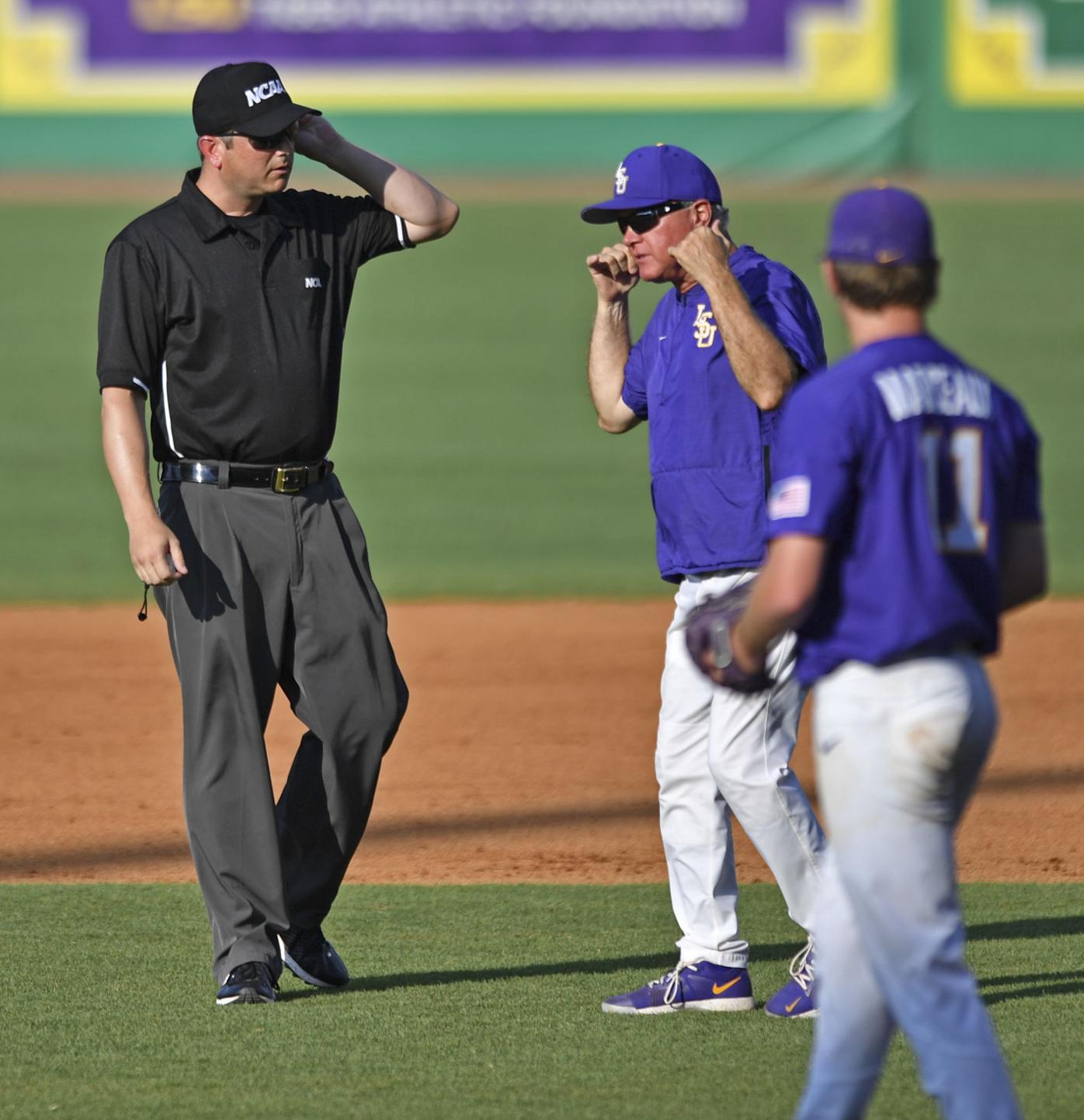 Photos: Dog-piling Florida State celebrates on LSU's home field, punches  ticket to Omaha, Photos