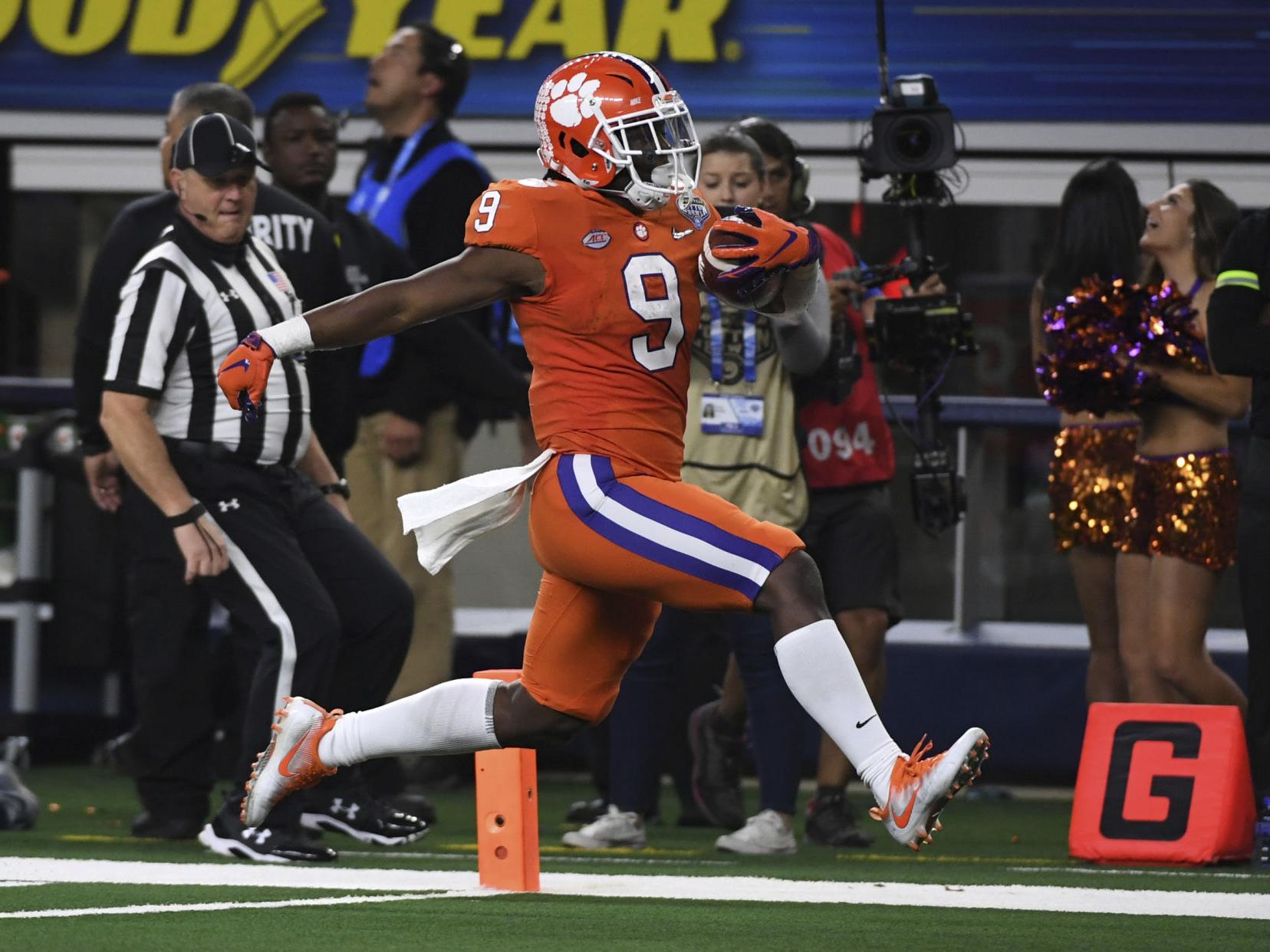 Clemson S Travis Etienne Still Hasn T Reached Ceiling Former