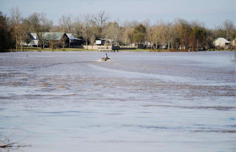 Mississippi River flood forecast south Louisiana residents hoping for