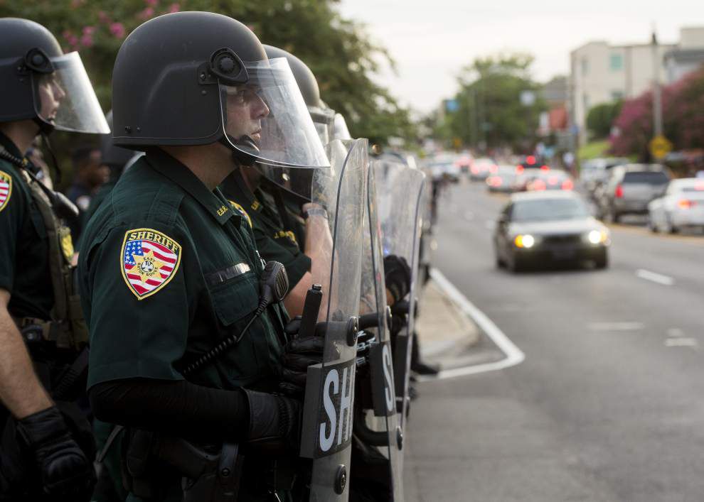 Critics question use of military-style equipment by police during Baton Rouge protests _lowres