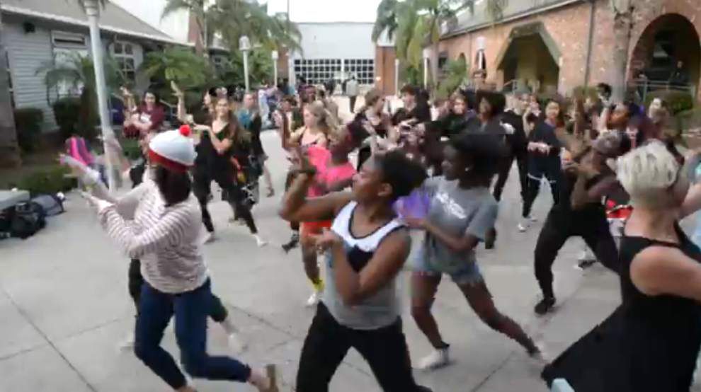 Video: Arts, drama students perform famous 'Thriller' dance in New Orleans _lowres