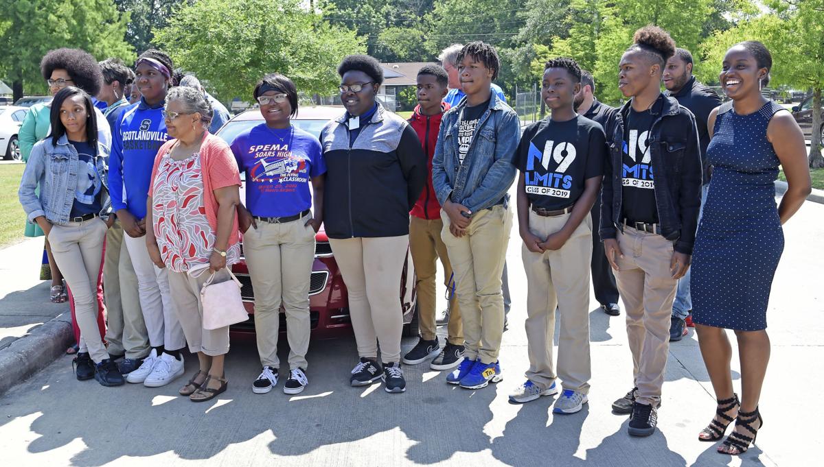 Baton Rouge Middle Schoolers Go Above And Beyond To