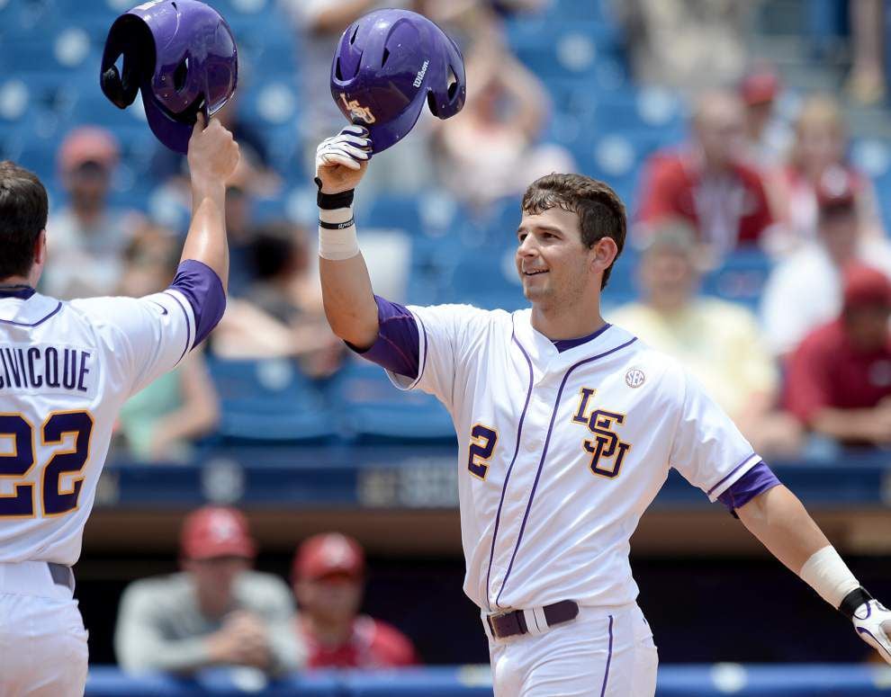 Contagious? Whatever,
LSU bats alive _lowres