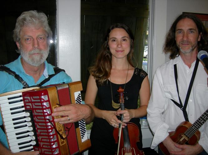 Fete Be Sure to Wear Some Flowers in Your Hair Entertainment/Life