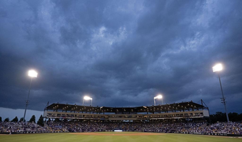 LSU and Kentucky Super Regional In Extended Weather Delay