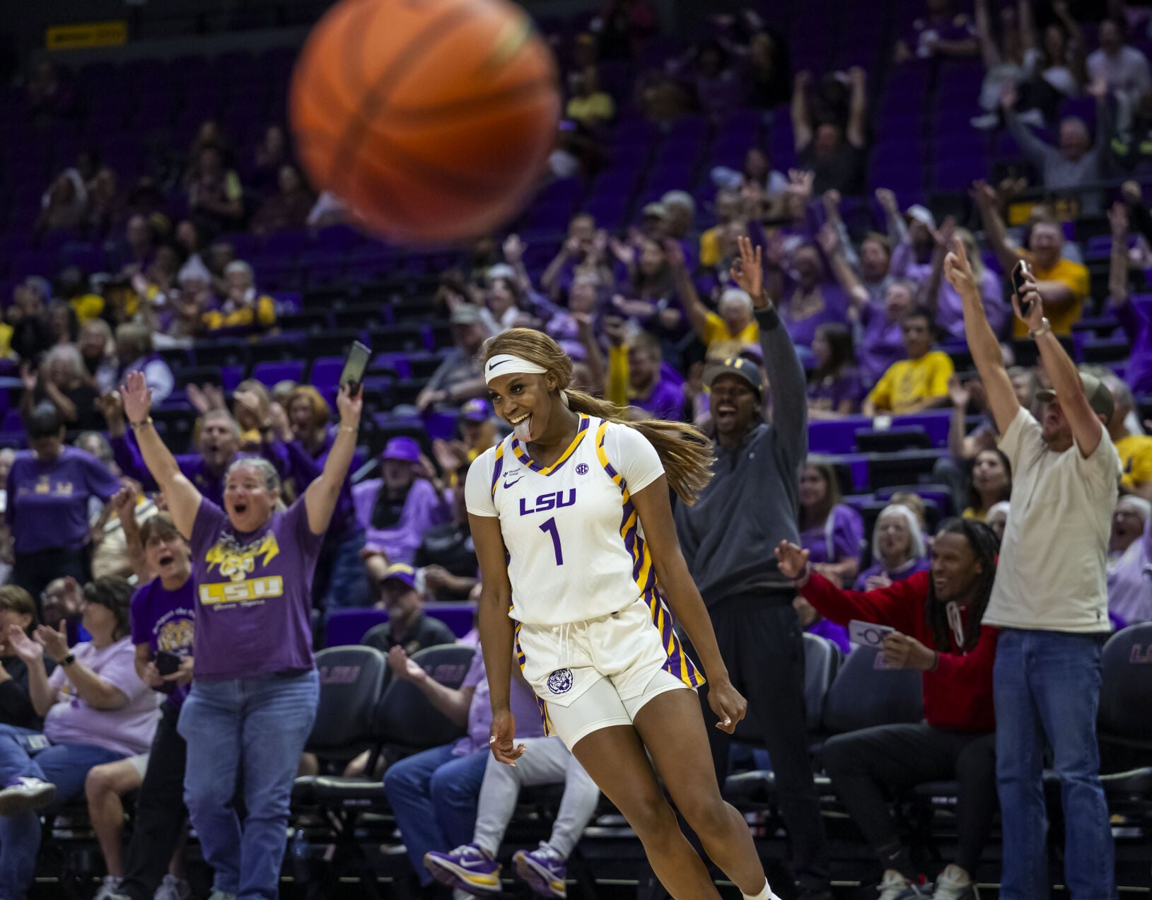 NO.lsuwomen.102326_5478 MJ.JPG