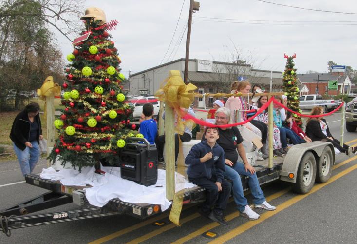 Walker Christmas parade ushers in holiday season Livingston