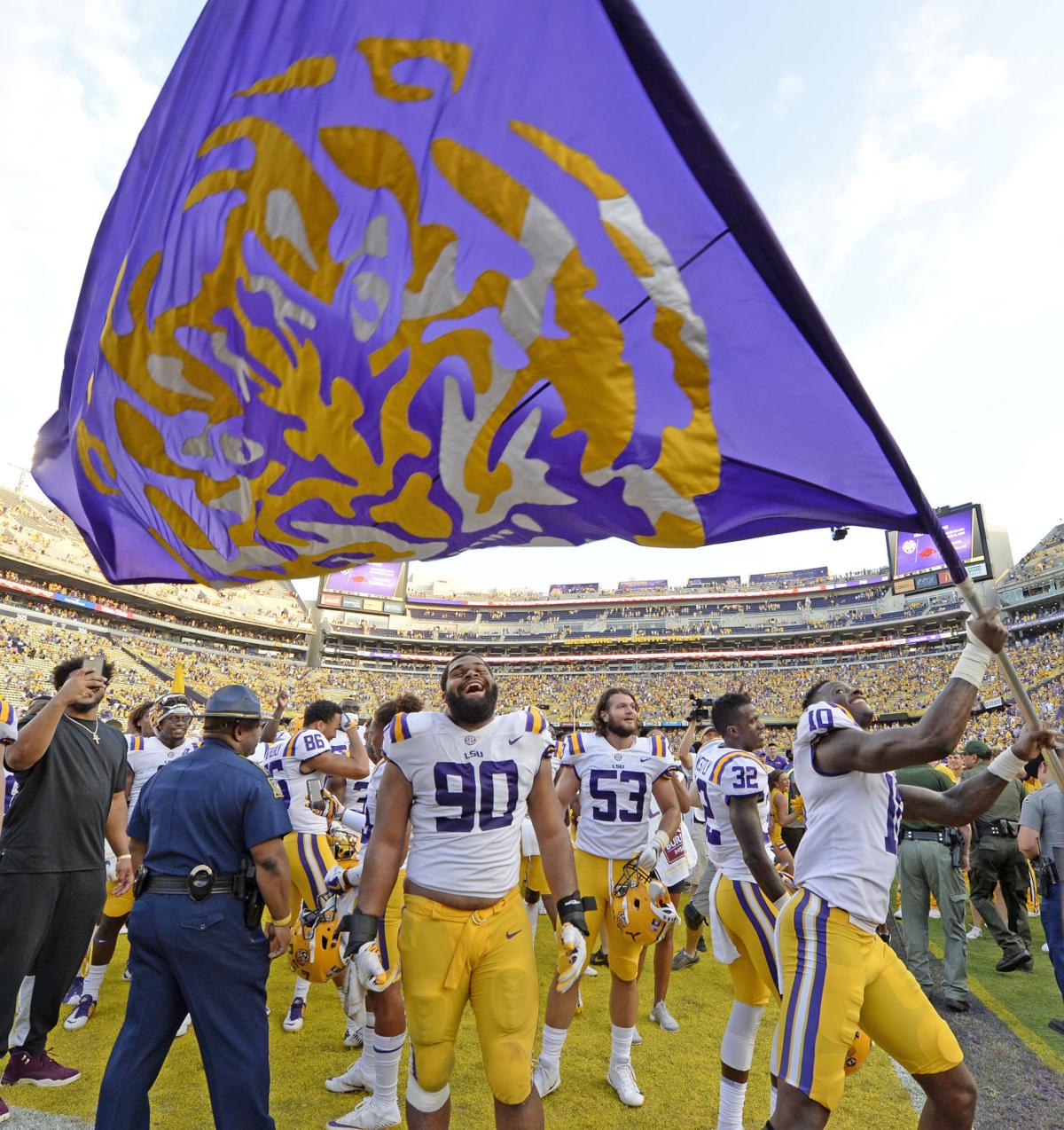 At Lsu Game Auburn Mascot Dressed Up As Troy Trojan Before Auburn Blew 20 Point Lead Lsu Theadvocate Com