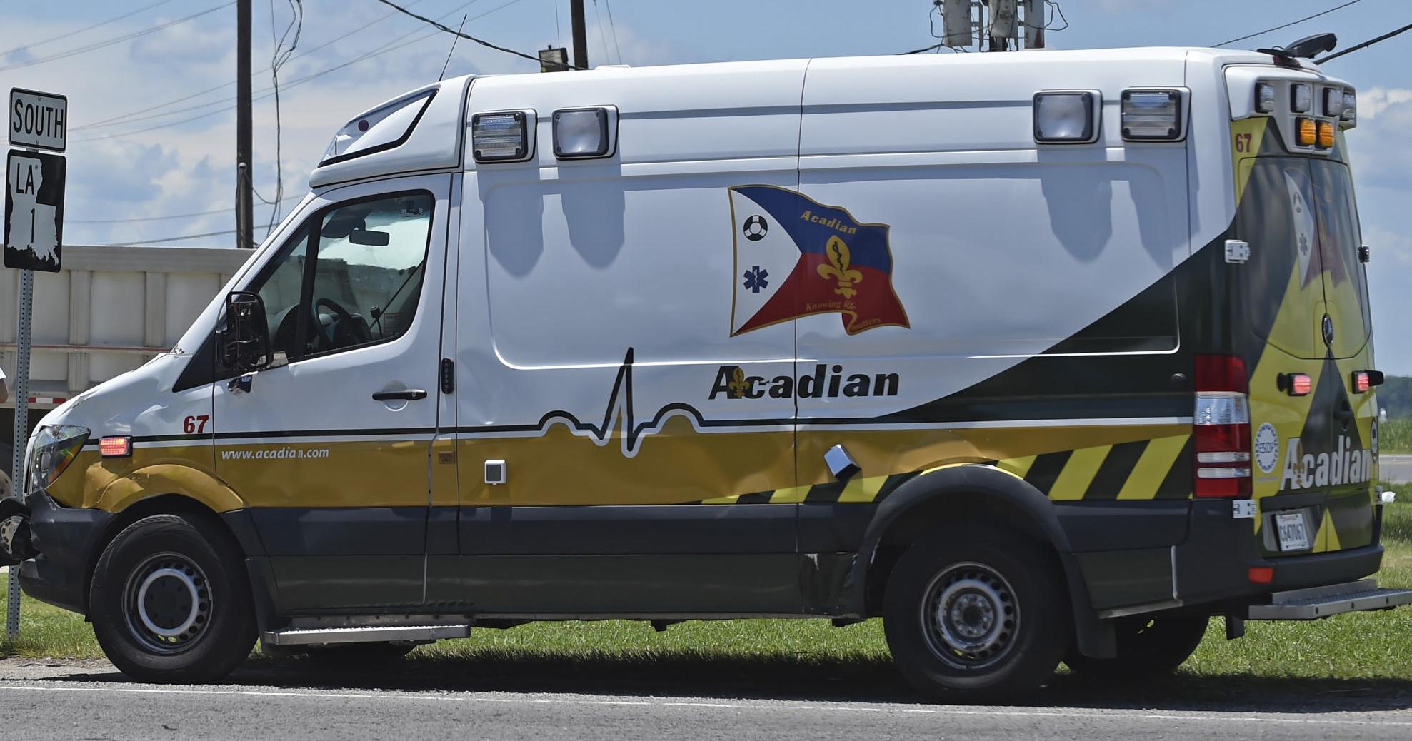 3 students, 1 Acadian Ambulance employee suffer minor injuries after school bus crash - Vimarsana News