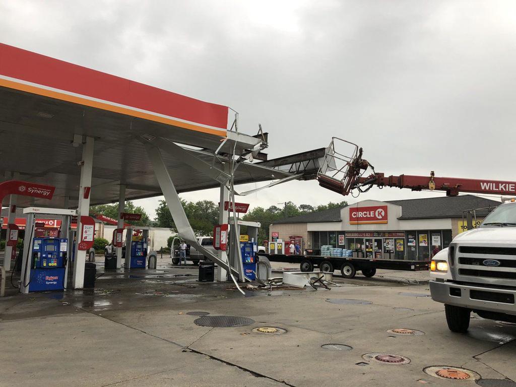 Storm Rips Through Southeast Louisiana Bringing Downs Trees