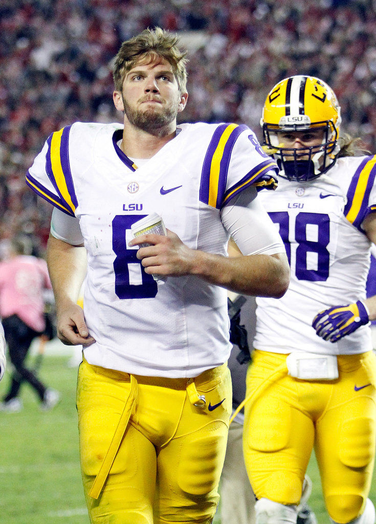 No. 1 Alabama overwhelms No. 10 LSU, 38-17 - CBS News